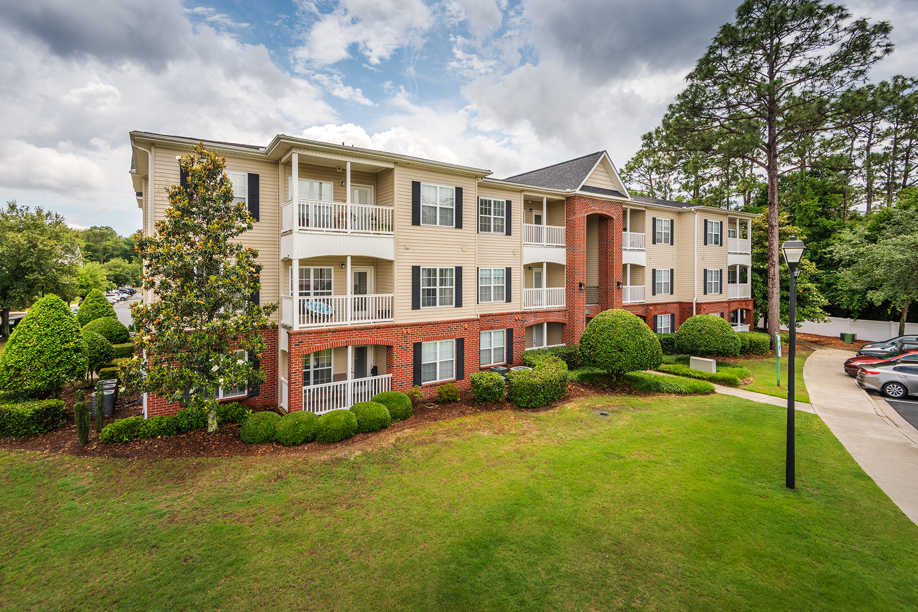 Bellingham Park The Multifamily Advisory Group at Cushman & Wakefield